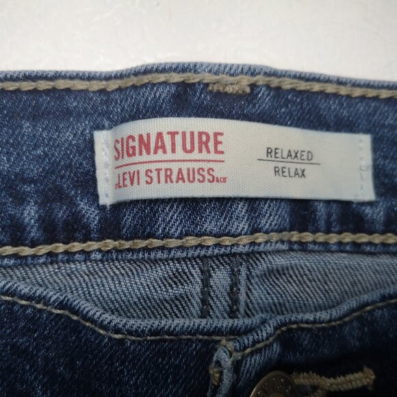 Signature Levi Strauss Relaxed Men's Size 36/30 Medium Wash Blue Jeans - Picture 3 of 13
